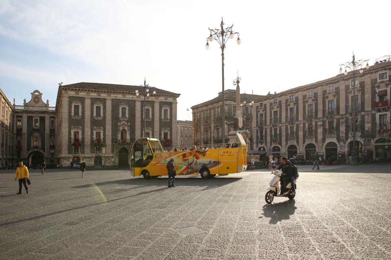 Sicily Wonderful Piazza Universita' Villa คาตาเนีย ภายนอก รูปภาพ