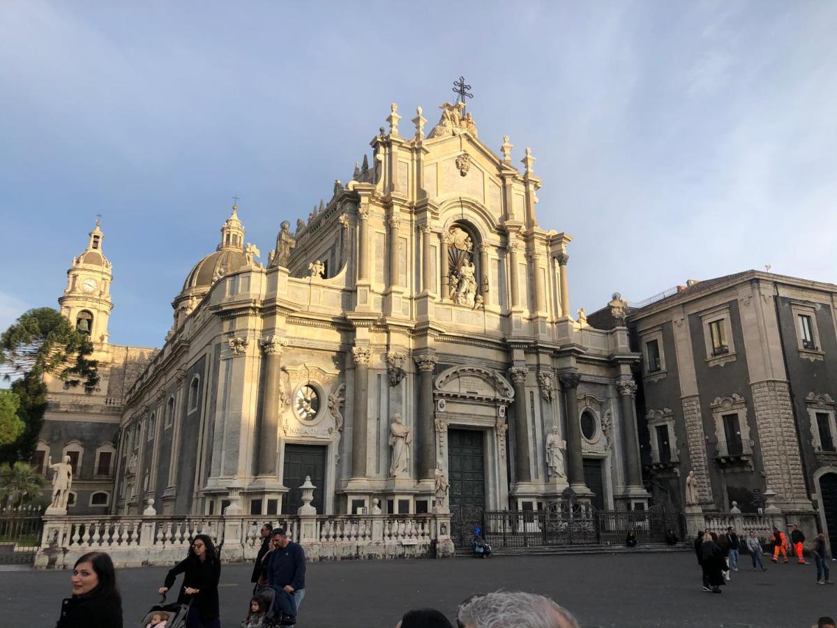 Sicily Wonderful Piazza Universita' Villa คาตาเนีย ภายนอก รูปภาพ